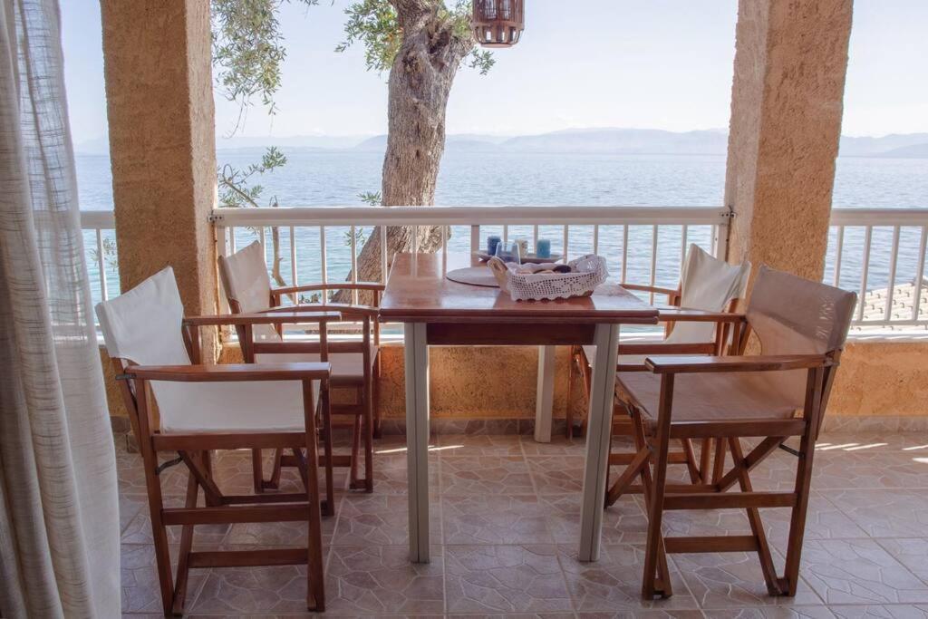 Kohyli Beachfront House Agia Pelagia Chlomou Bagian luar foto