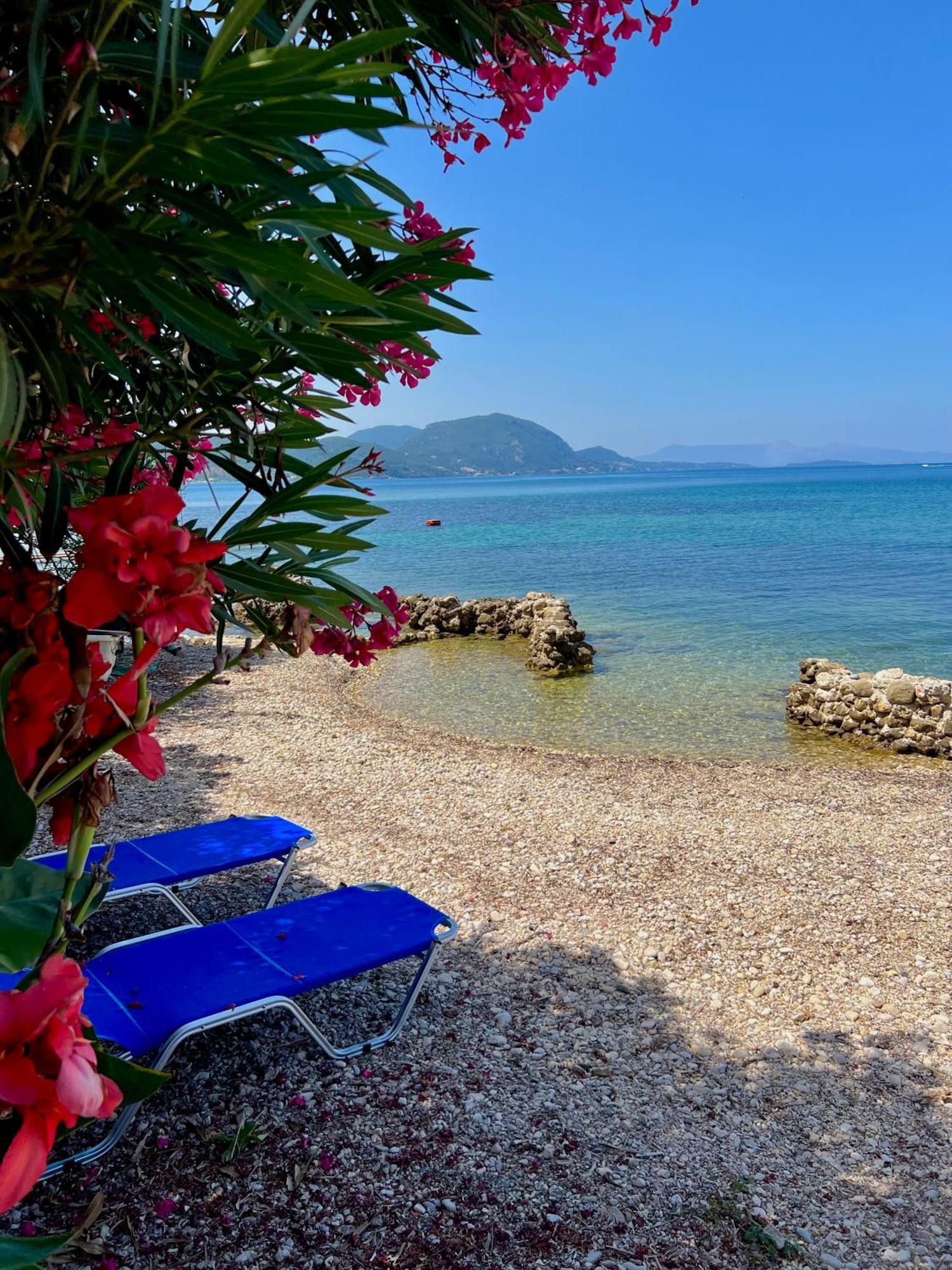 Kohyli Beachfront House Agia Pelagia Chlomou Bagian luar foto