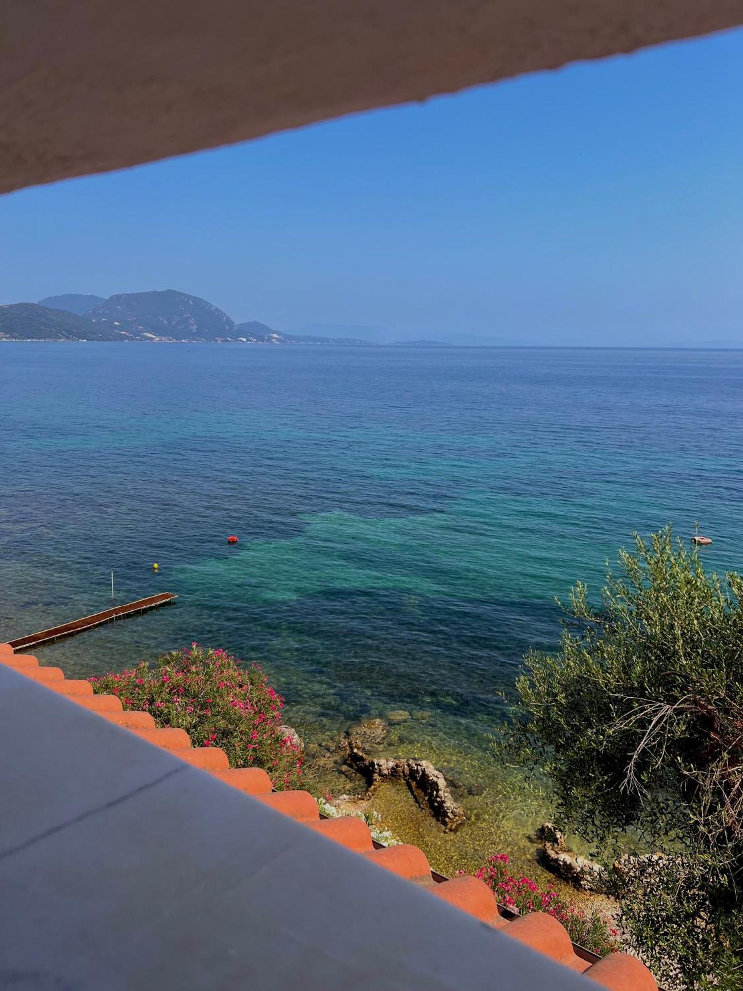 Kohyli Beachfront House Agia Pelagia Chlomou Bagian luar foto