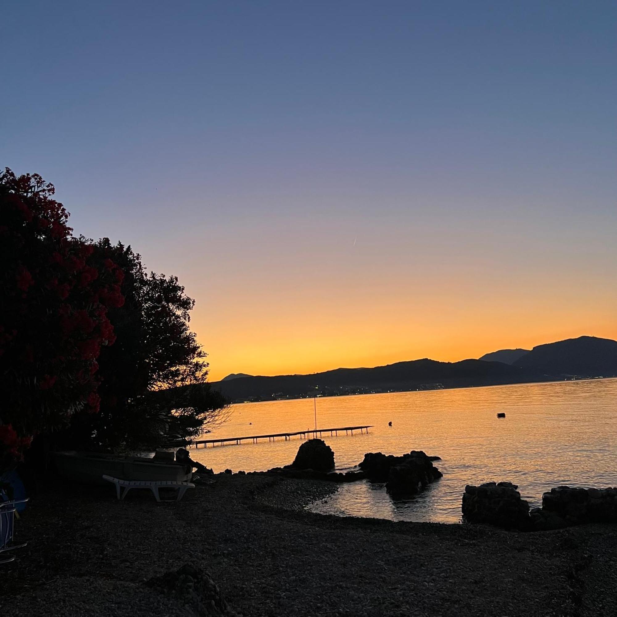 Kohyli Beachfront House Agia Pelagia Chlomou Bagian luar foto