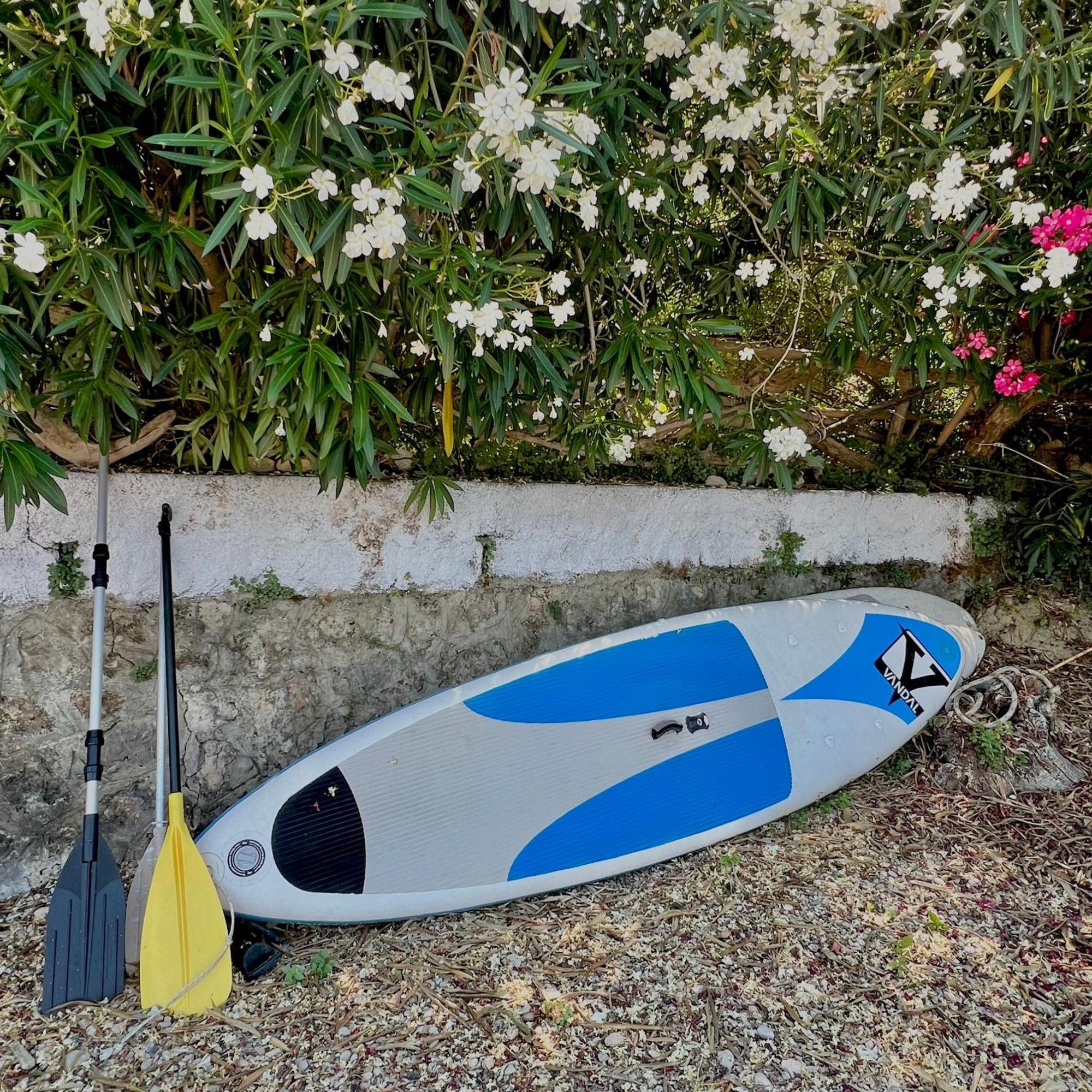 Kohyli Beachfront House Agia Pelagia Chlomou Bagian luar foto