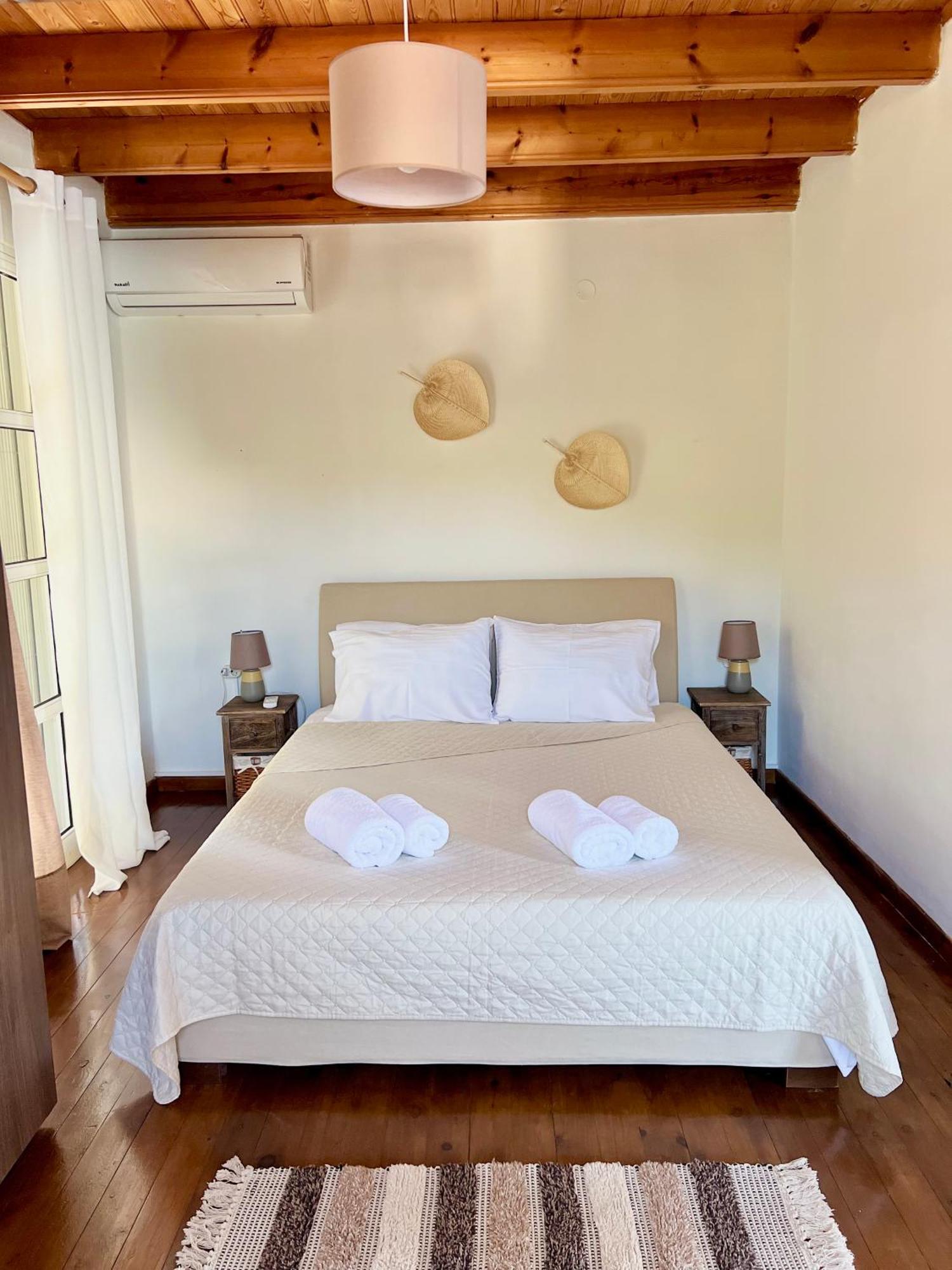 Kohyli Beachfront House Agia Pelagia Chlomou Bagian luar foto