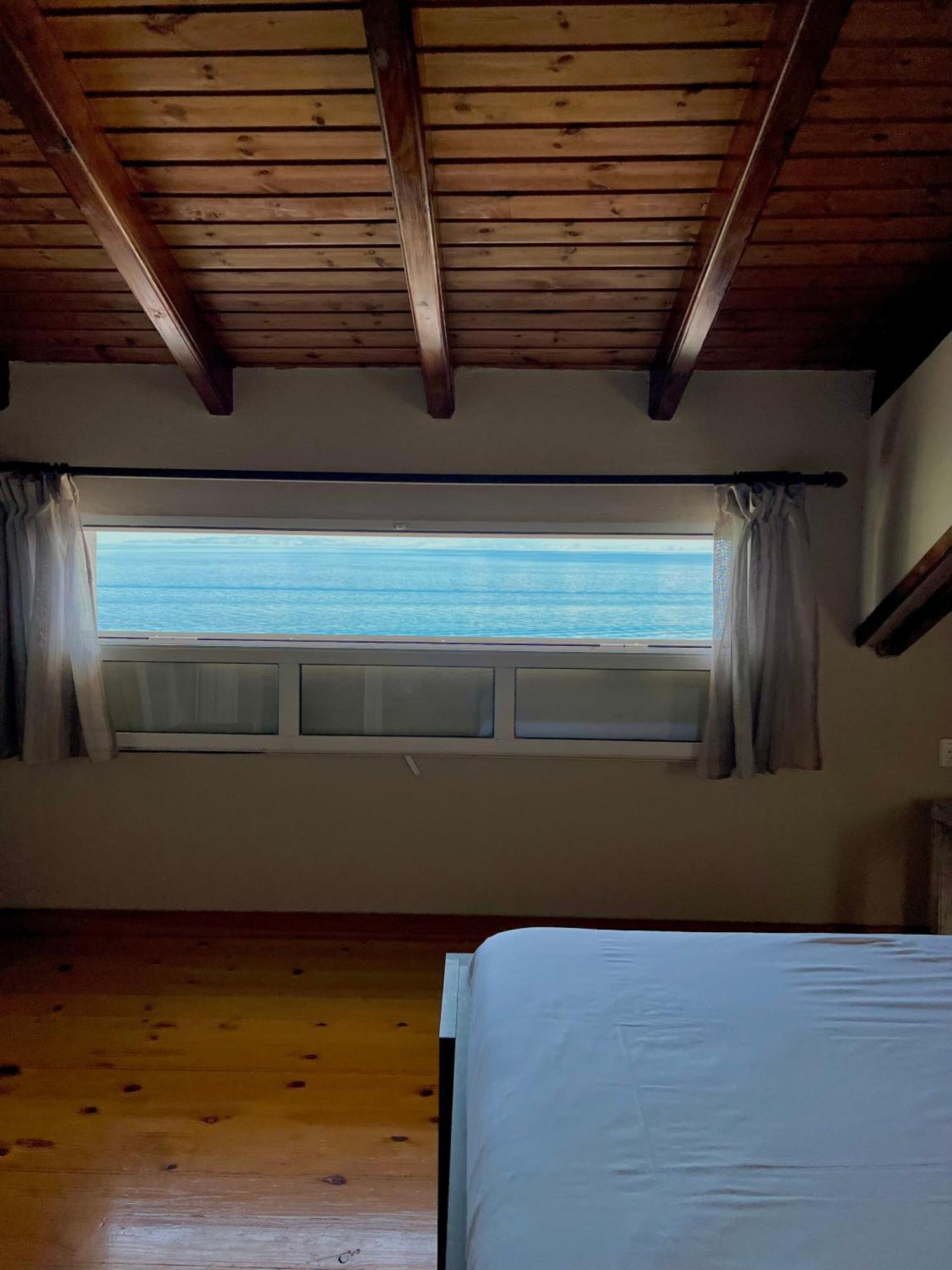 Kohyli Beachfront House Agia Pelagia Chlomou Bagian luar foto
