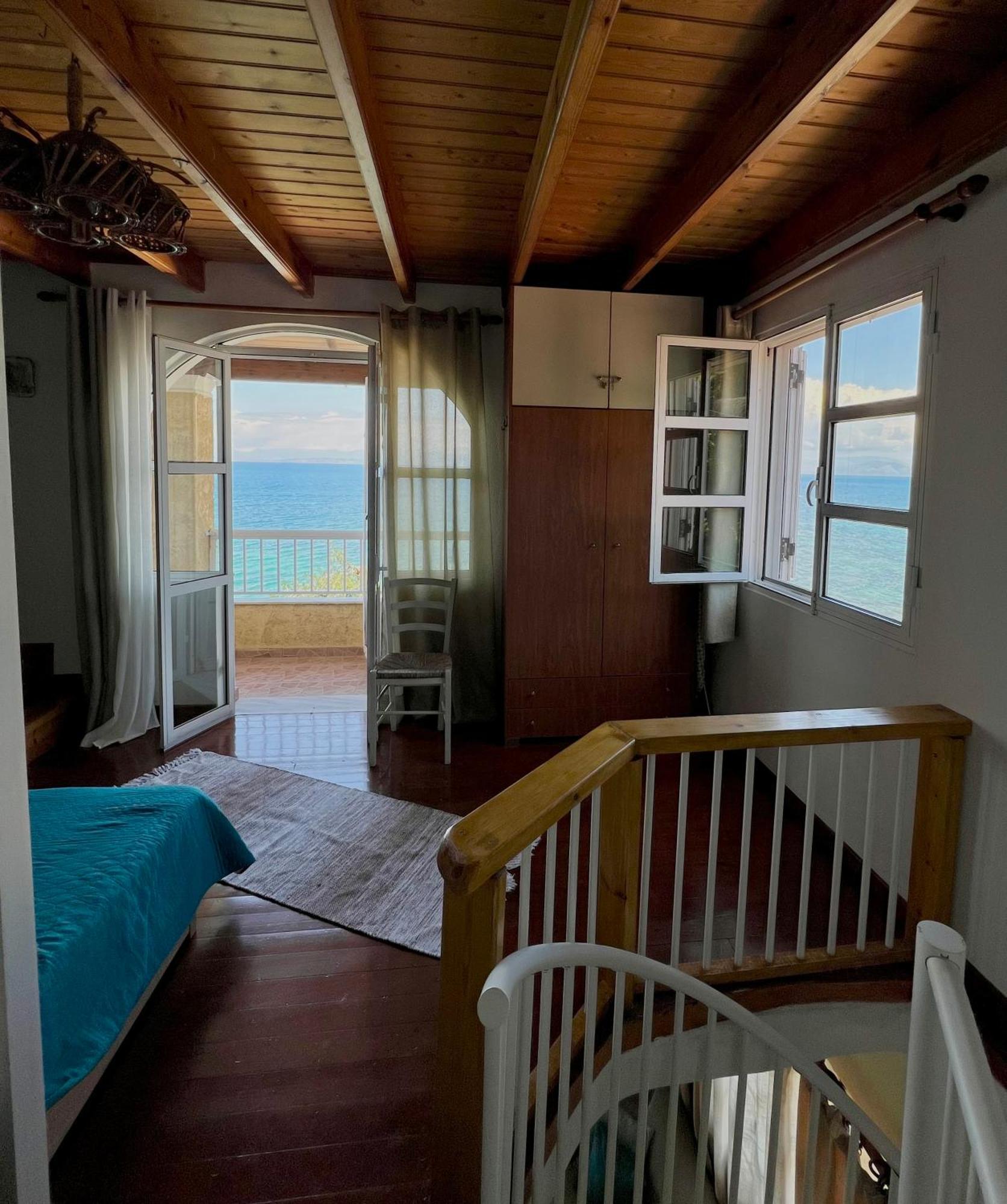 Kohyli Beachfront House Agia Pelagia Chlomou Bagian luar foto