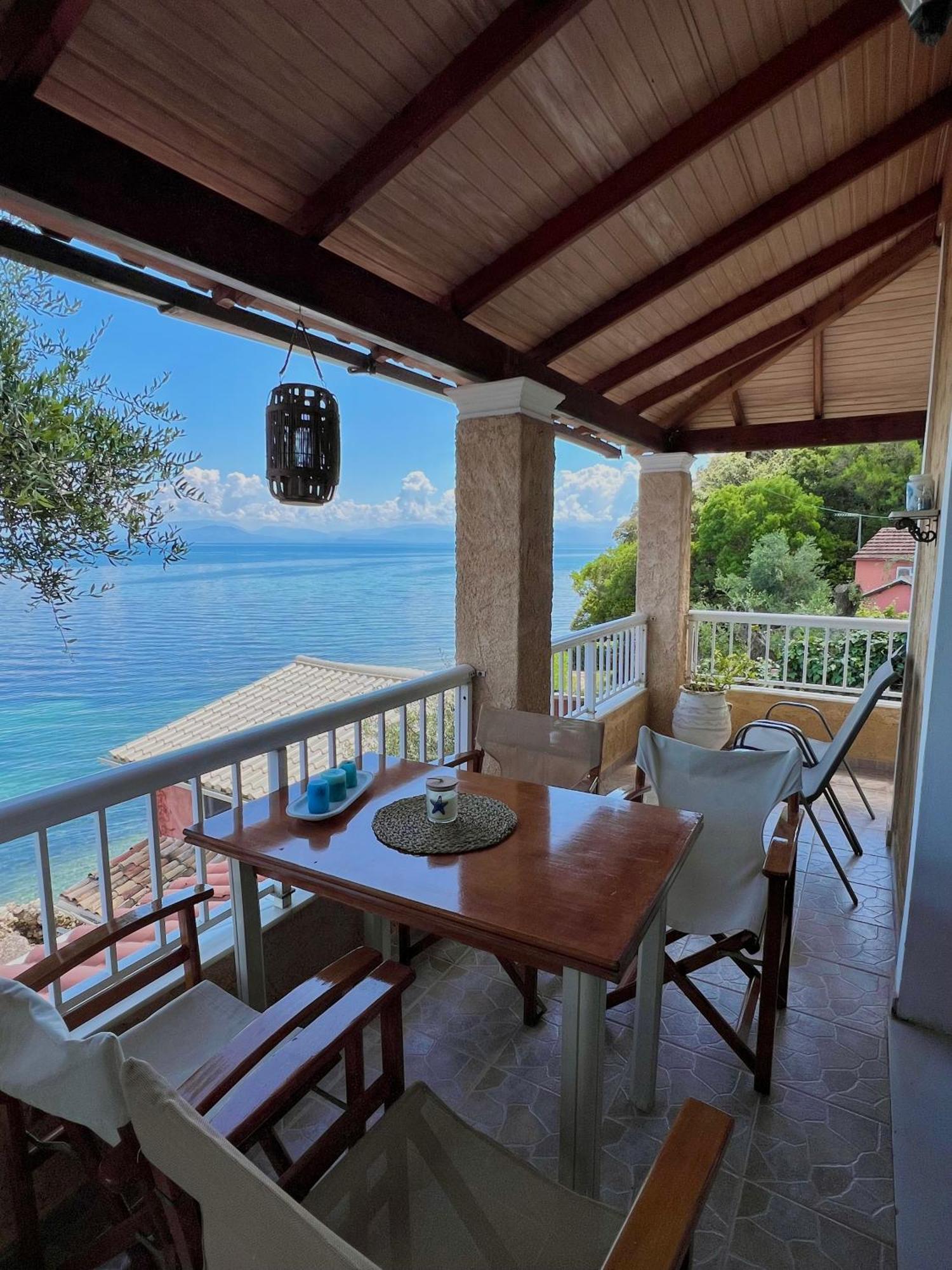 Kohyli Beachfront House Agia Pelagia Chlomou Bagian luar foto
