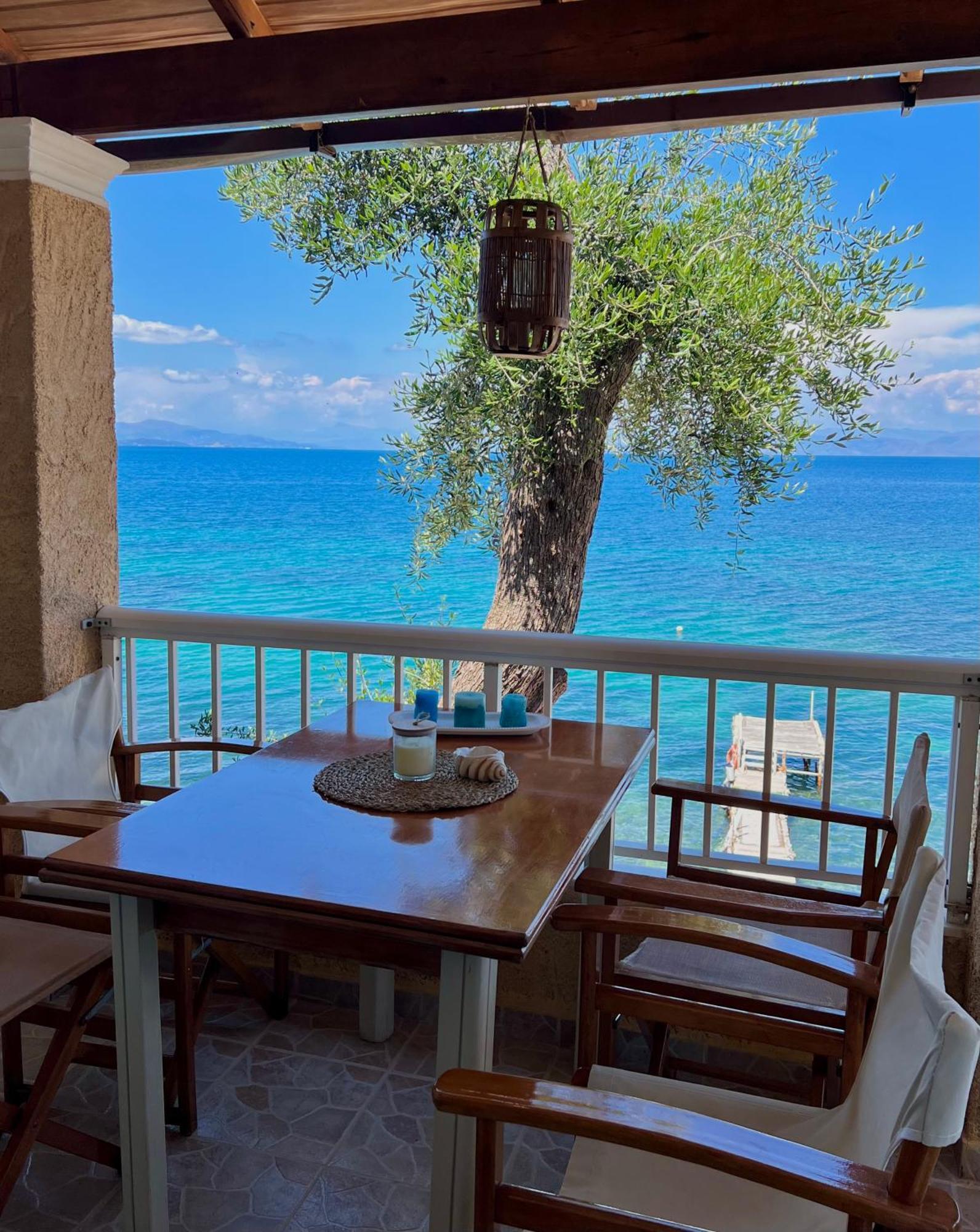 Kohyli Beachfront House Agia Pelagia Chlomou Bagian luar foto