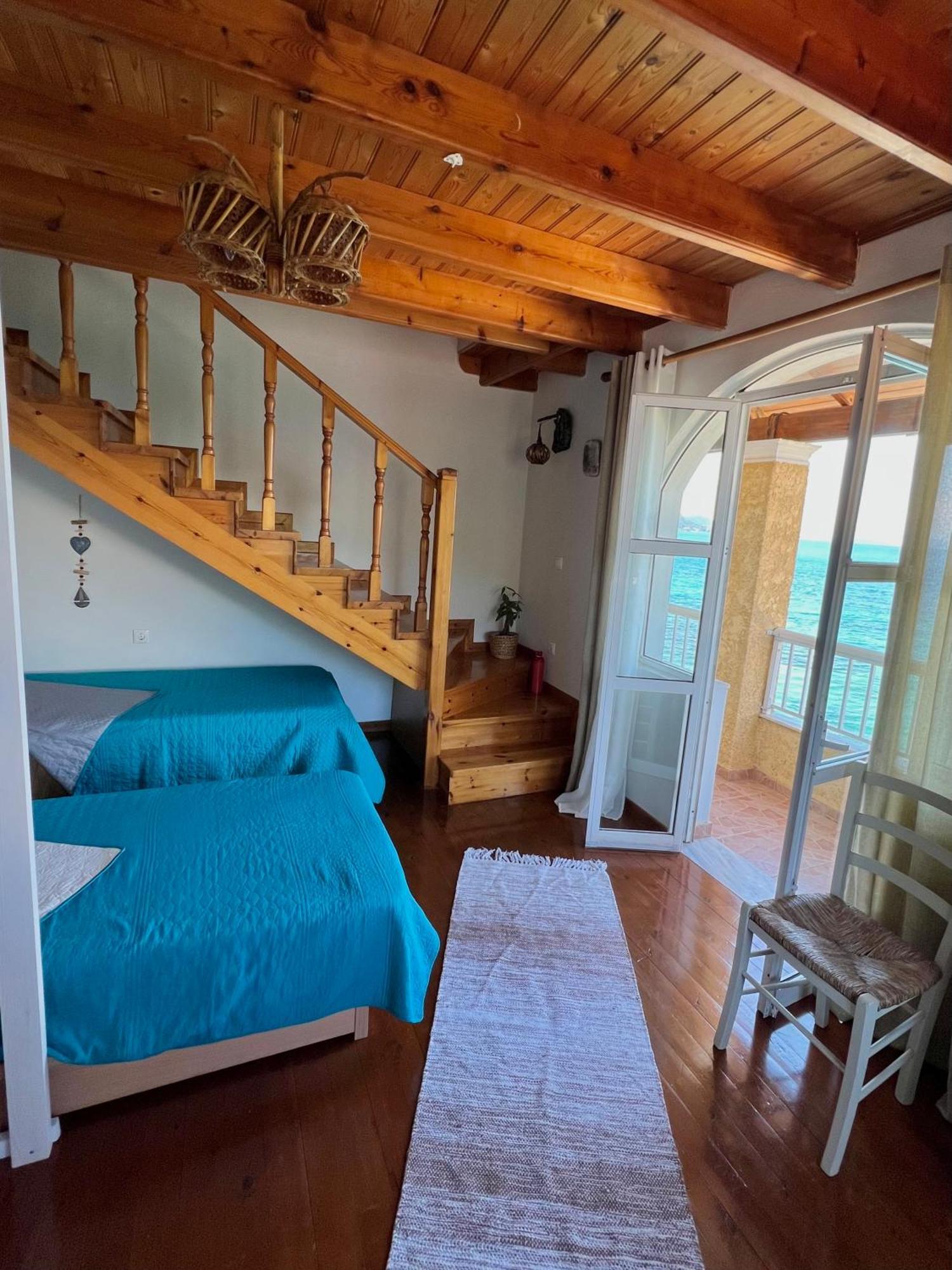 Kohyli Beachfront House Agia Pelagia Chlomou Bagian luar foto
