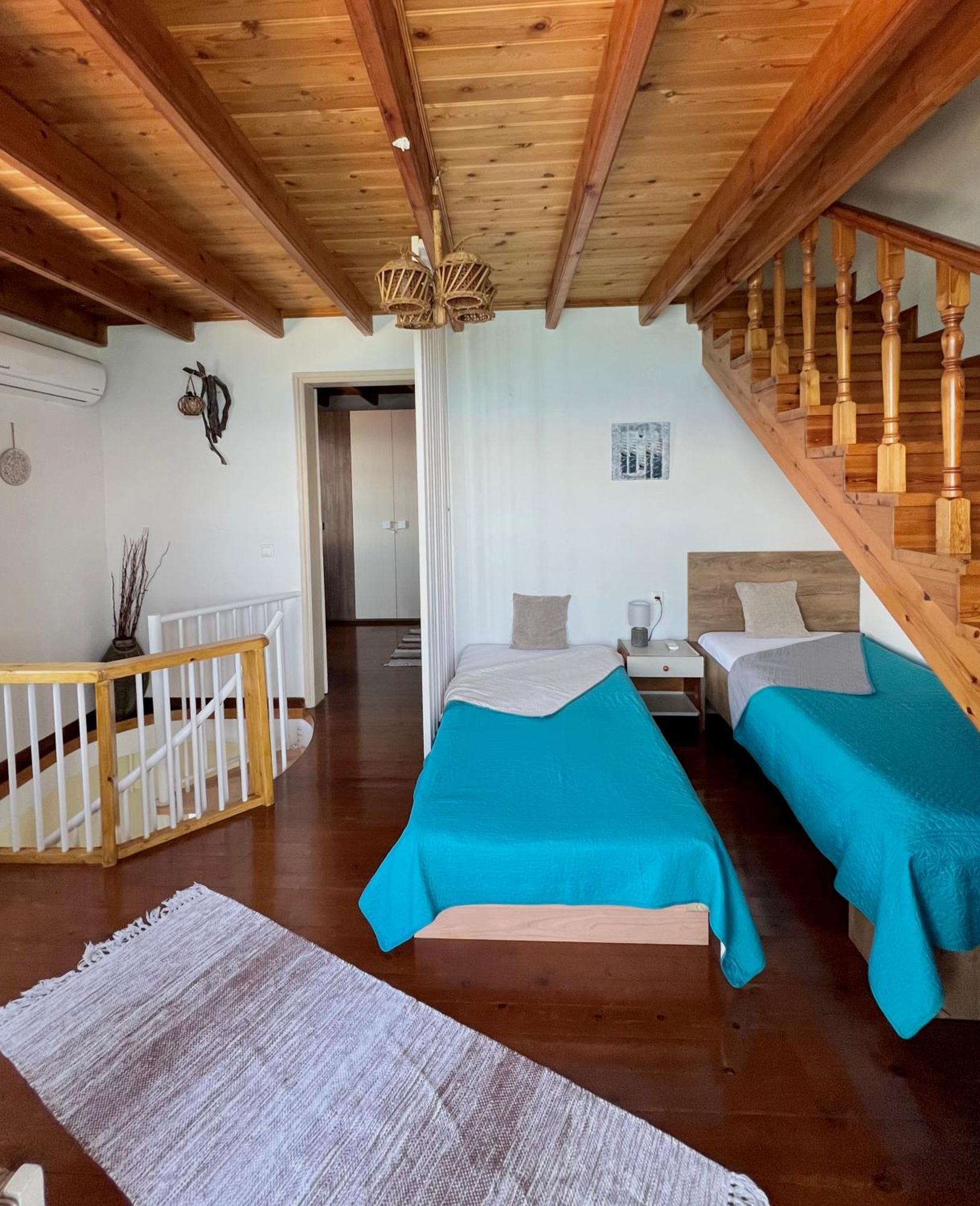 Kohyli Beachfront House Agia Pelagia Chlomou Bagian luar foto