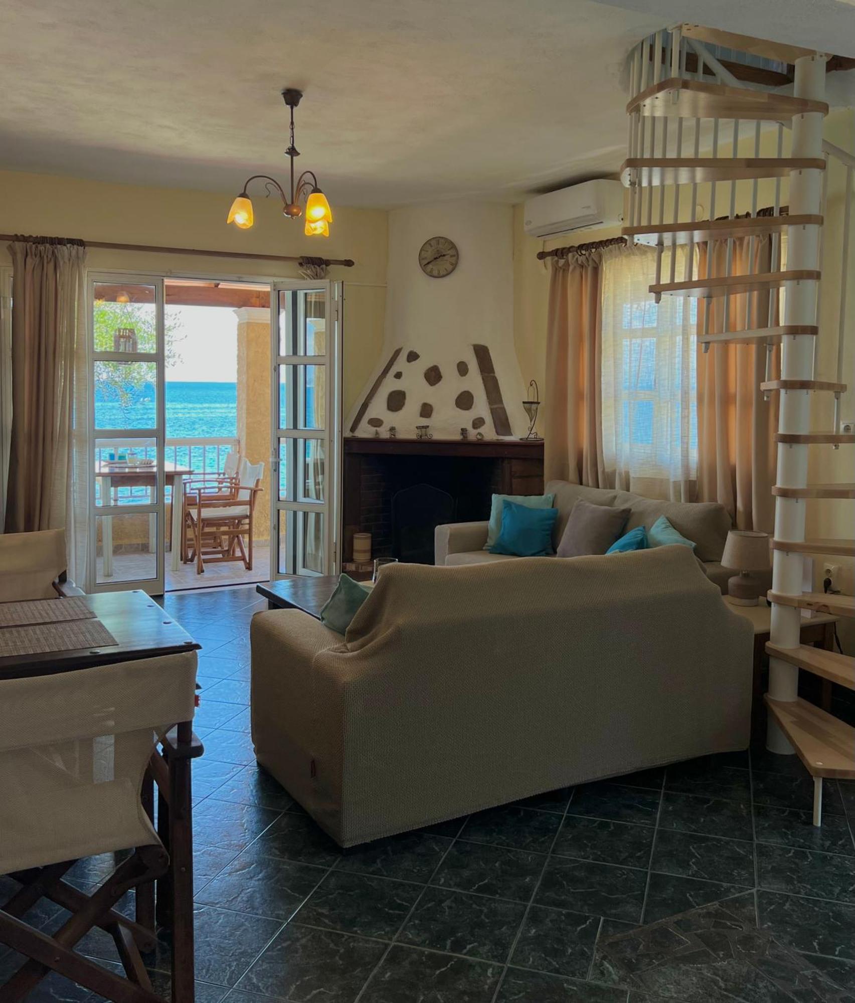 Kohyli Beachfront House Agia Pelagia Chlomou Bagian luar foto